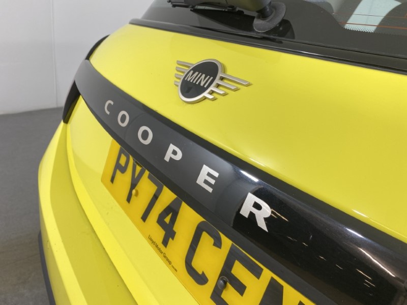 2024 (74) MINI COOPER 1.5 C Classic 3dr Auto 4844344