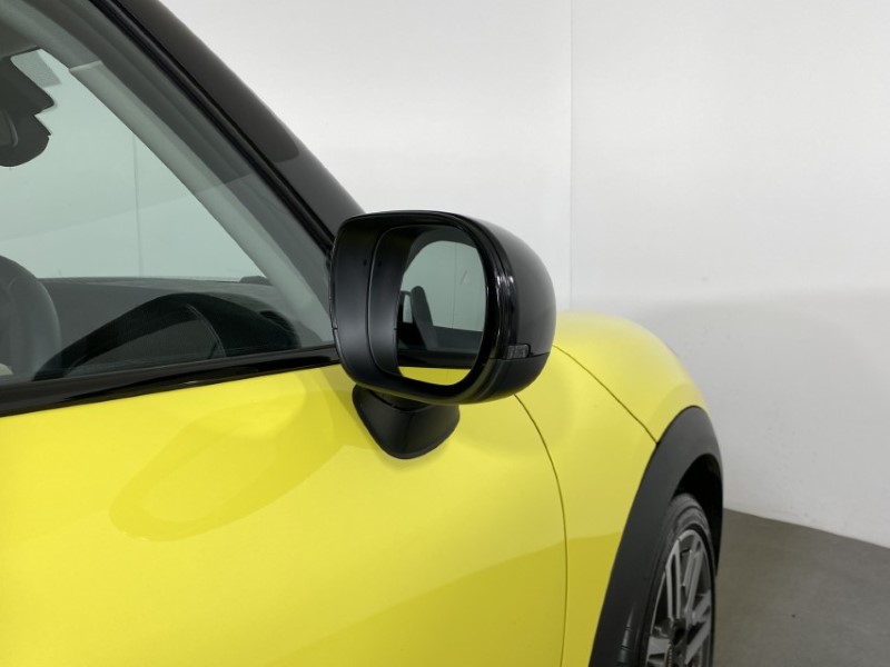 2024 (74) MINI COOPER 1.5 C Classic 3dr Auto 4844347