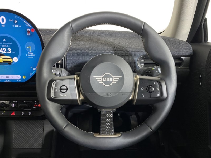 2024 (74) MINI COOPER 1.5 C Classic 3dr Auto 4844325