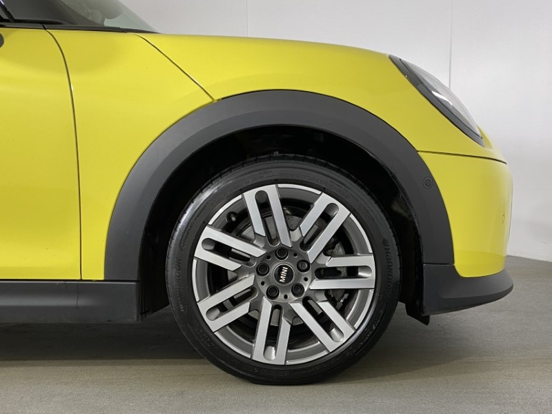 2024 (74) MINI COOPER 1.5 C Classic 3dr Auto 4844348