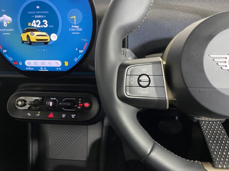 2024 (74) MINI COOPER 1.5 C Classic 3dr Auto 4844326