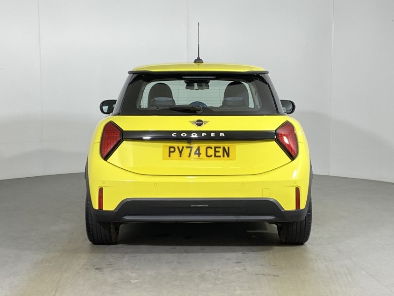 2024 (74) MINI COOPER 1.5 C Classic 3dr Auto 4844352