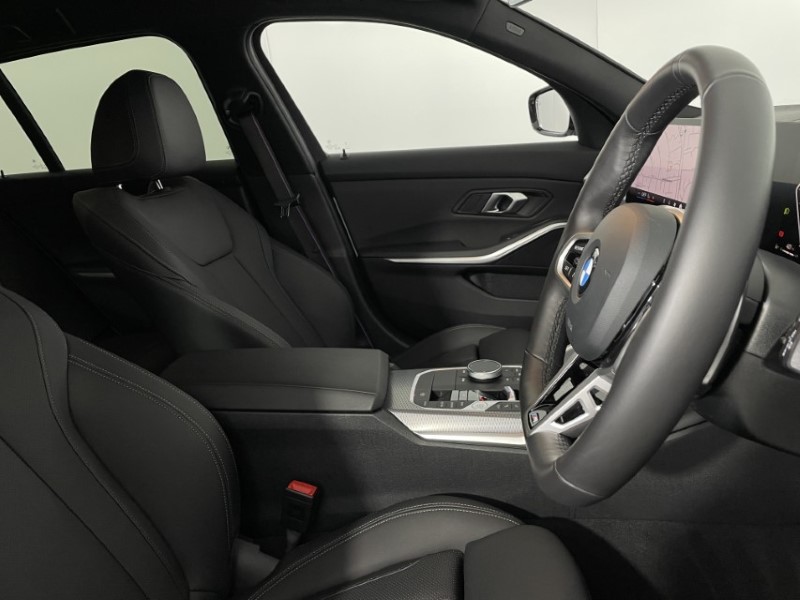 2025 (25) BMW 3 SERIES 320i M Sport 5dr Step Auto 4896656