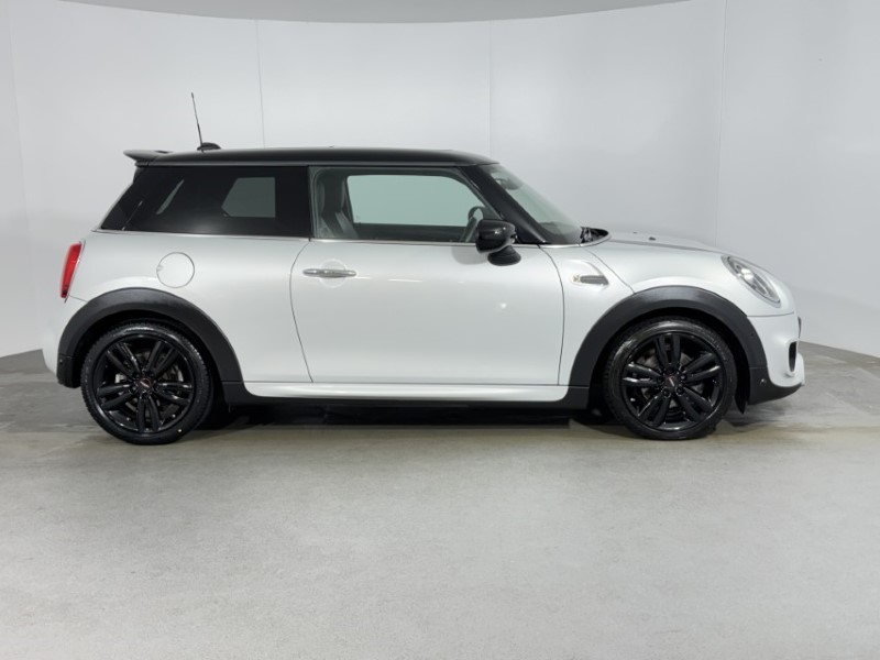 2019 (69) MINI HATCHBACK 1.5 Cooper Sport II 3dr Auto 5033405
