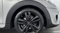 2019 (69) MINI HATCHBACK 1.5 Cooper Sport II 3dr Auto 5033839
