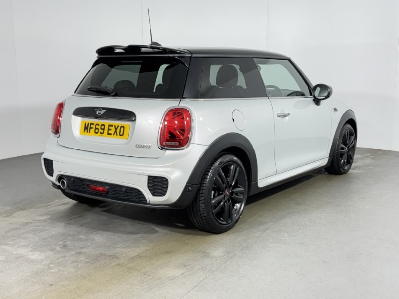 2019 (69) MINI HATCHBACK 1.5 Cooper Sport II 3dr Auto 5033402
