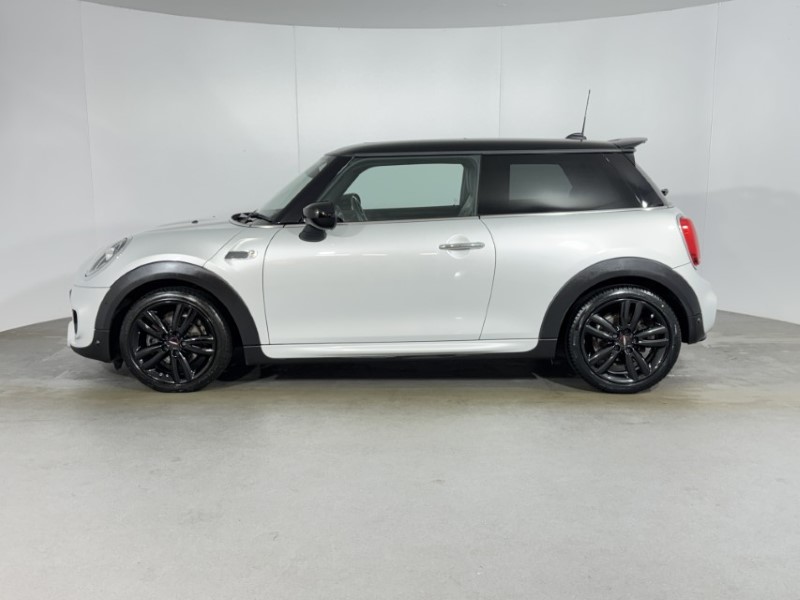 2019 (69) MINI HATCHBACK 1.5 Cooper Sport II 3dr Auto 5033397