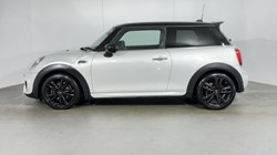 2019 (69) MINI HATCHBACK 1.5 Cooper Sport II 3dr Auto 5033397