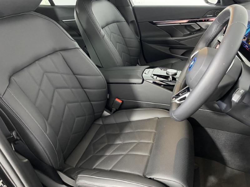 2025 (25) BMW I5 250kW eDr40 M Sport 84kWh 4dr Auto [Comfort PLUS/22kW] 4867223