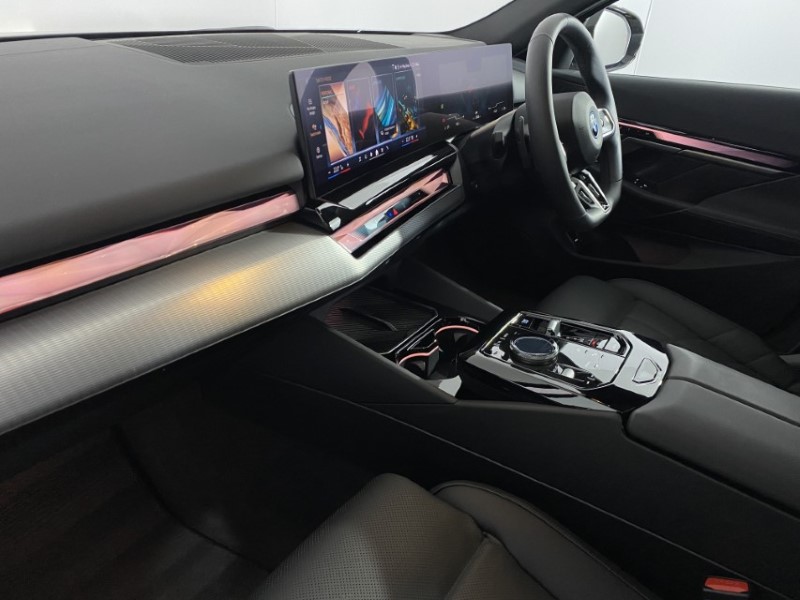2025 (25) BMW I5 250kW eDr40 M Sport 84kWh 4dr Auto [Comfort PLUS/22kW] 4867230