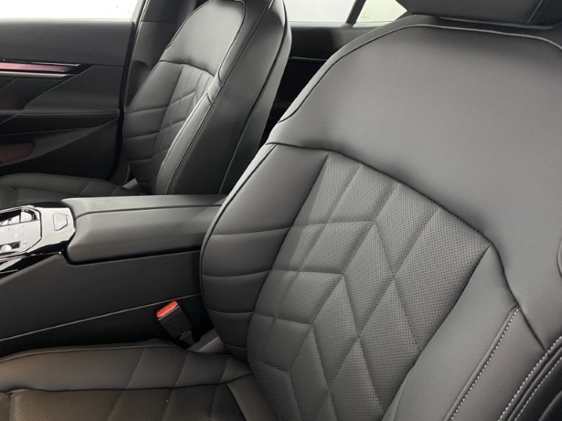 2025 (25) BMW I5 250kW eDr40 M Sport 84kWh 4dr Auto [Comfort PLUS/22kW] 4867231