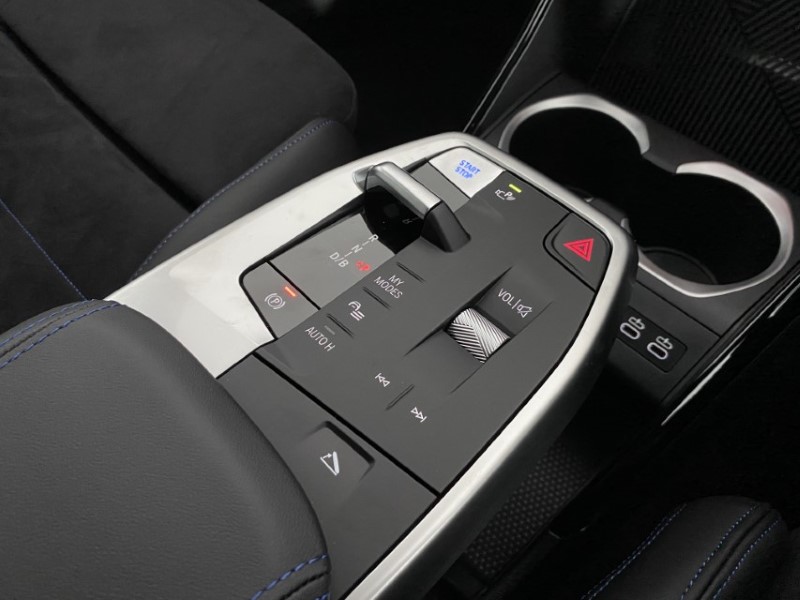 2025 (25) BMW iX1 150kW eDrive20 M Sport 65kWh 5dr Auto 4865443