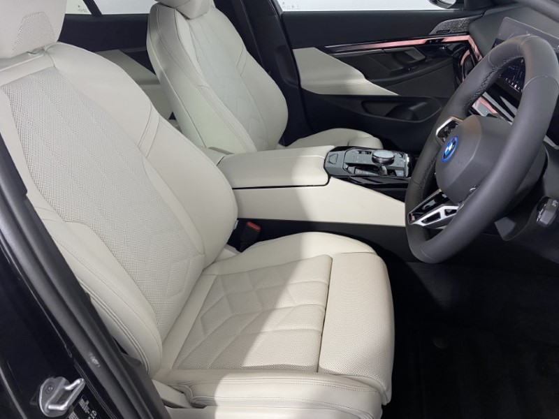 2025 (75) BMW I5 250kW eDrive40 M Sport Pro 84kWh 5dr Auto 4848638