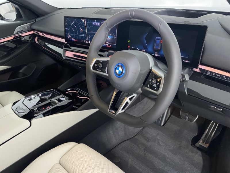 2025 (75) BMW I5 250kW eDrive40 M Sport Pro 84kWh 5dr Auto 4848636