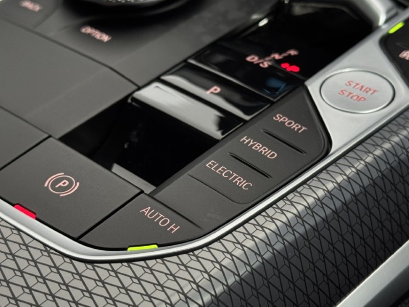 2025 (25) BMW 3 SERIES 330e 22.3 kWh M Sport 4dr Step Auto 4907967