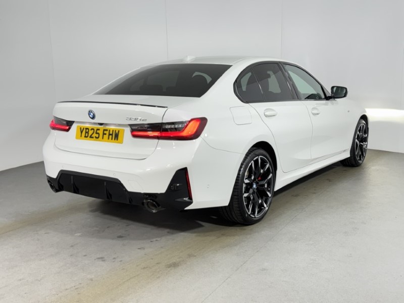 2025 (25) BMW 3 SERIES 330e 22.3 kWh M Sport 4dr Step Auto 4908008