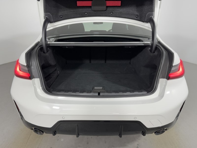 2025 (25) BMW 3 SERIES 330e 22.3 kWh M Sport 4dr Step Auto 4907975