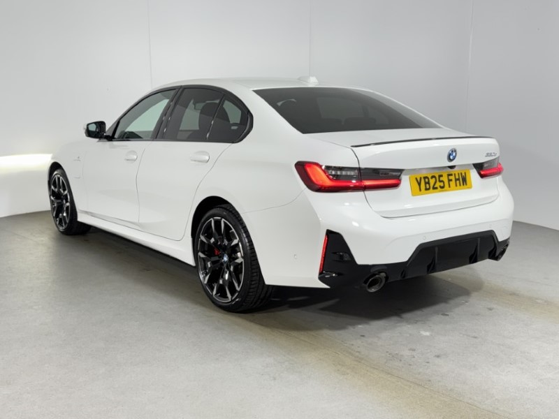 2025 (25) BMW 3 SERIES 330e 22.3 kWh M Sport 4dr Step Auto 4908003
