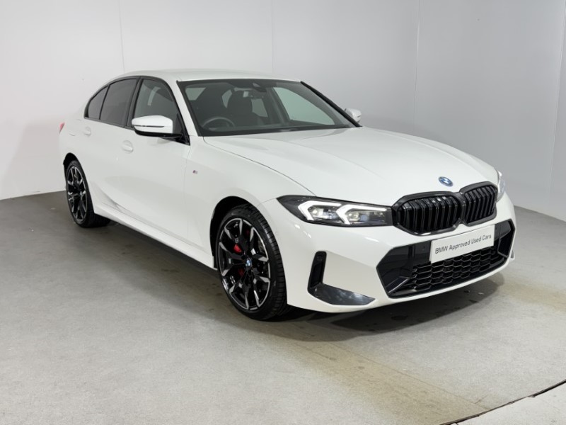 2025 (25) BMW 3 SERIES 330e 22.3 kWh M Sport 4dr Step Auto 1