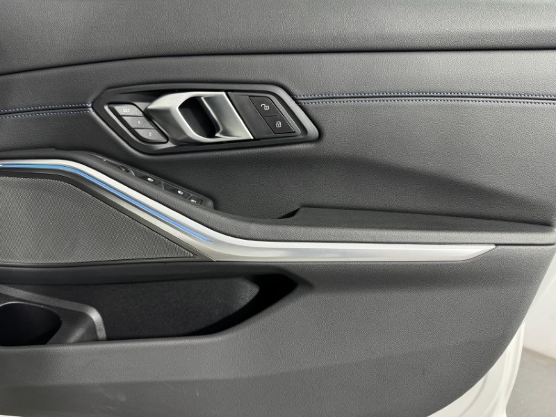 2025 (25) BMW 3 SERIES 320i M Sport 4dr Step Auto 4889804