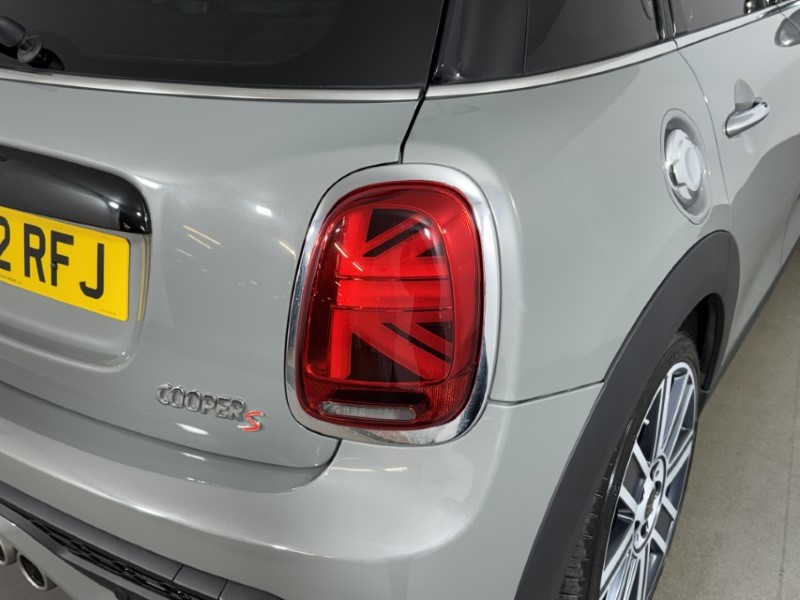 2022 (22) MINI HATCHBACK 2.0 Cooper S Exclusive 5dr Auto 4905403