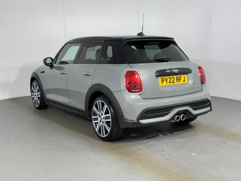 2022 (22) MINI HATCHBACK 2.0 Cooper S Exclusive 5dr Auto 1