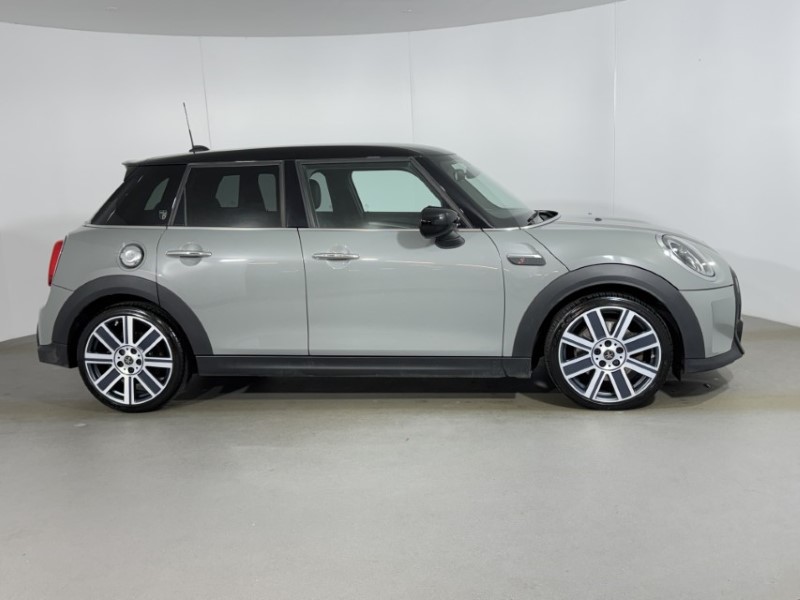 2022 (22) MINI HATCHBACK 2.0 Cooper S Exclusive 5dr Auto 4905429