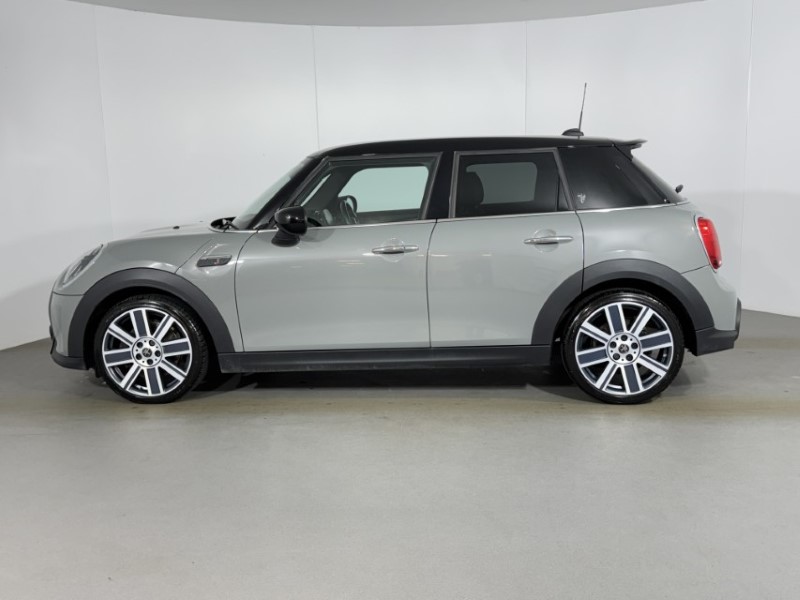 2022 (22) MINI HATCHBACK 2.0 Cooper S Exclusive 5dr Auto 4905422