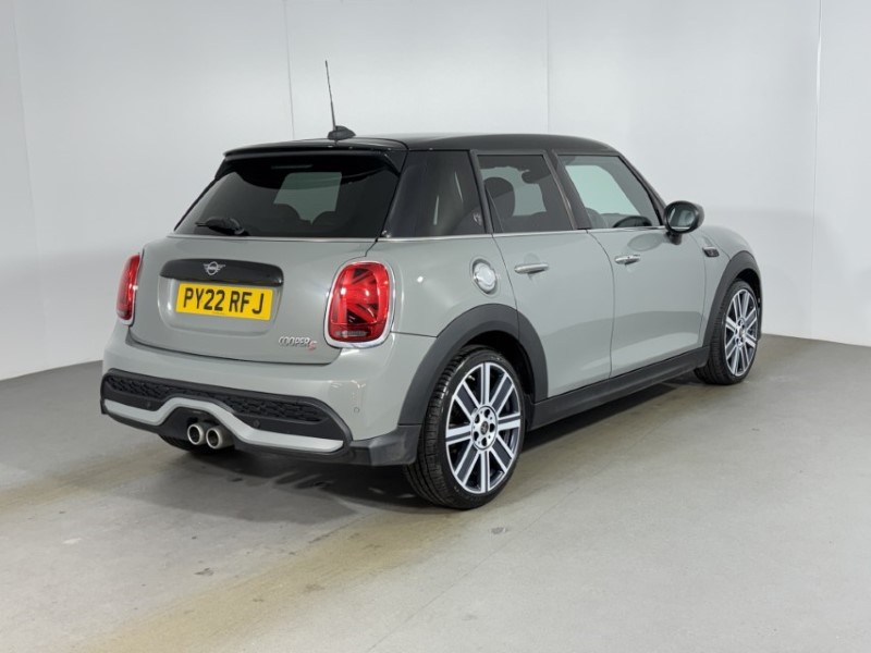 2022 (22) MINI HATCHBACK 2.0 Cooper S Exclusive 5dr Auto 4905426