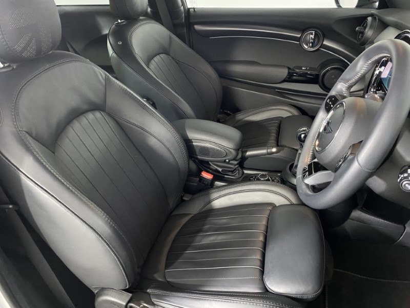 2022 (22) MINI HATCHBACK 1.5 Cooper Exclusive 3dr 4933520