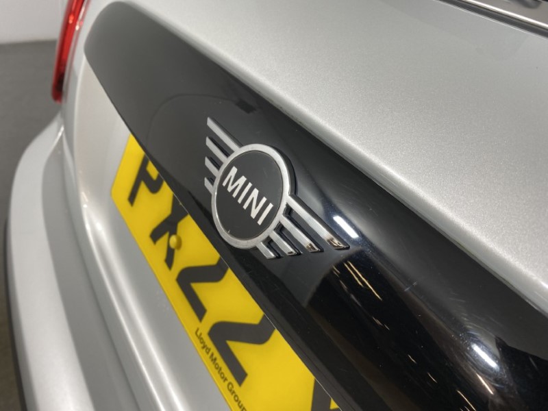 2022 (22) MINI HATCHBACK 1.5 Cooper Exclusive 3dr 4933529