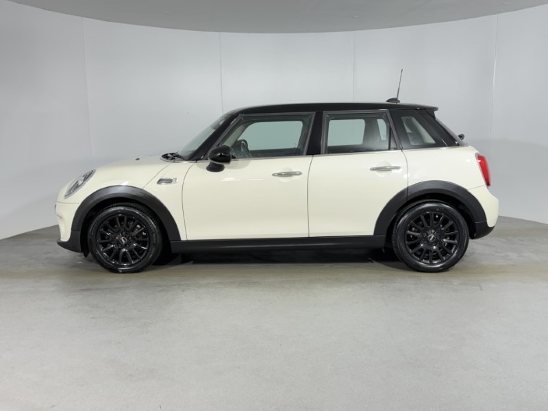 2019 (19) MINI HATCHBACK 1.5 Cooper Classic II 5dr 4962781