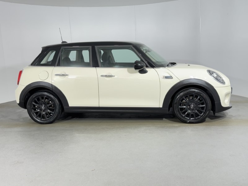 2019 (19) MINI HATCHBACK 1.5 Cooper Classic II 5dr 4962789
