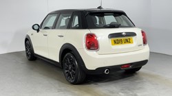 2019 (19) MINI HATCHBACK 1.5 Cooper Classic II 5dr 1