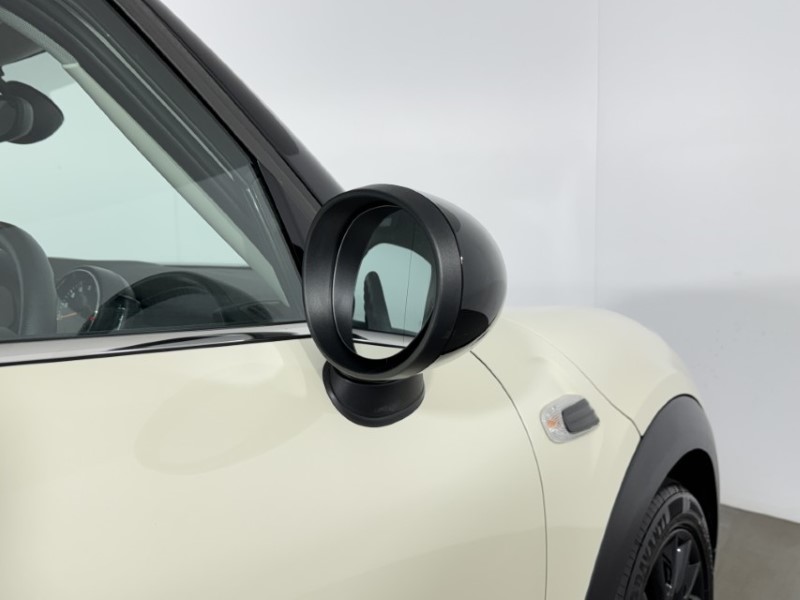 2019 (19) MINI HATCHBACK 1.5 Cooper Classic II 5dr 4962765