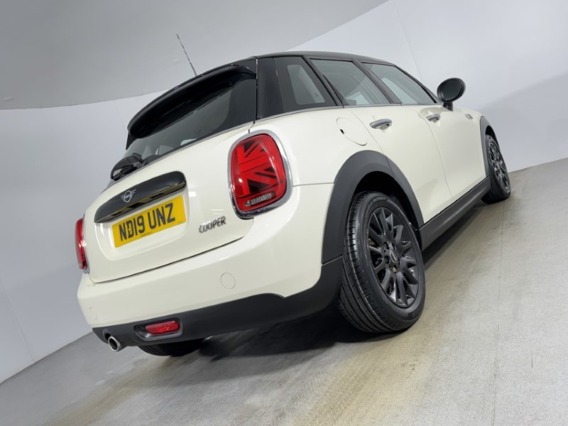 2019 (19) MINI HATCHBACK 1.5 Cooper Classic II 5dr 4962770