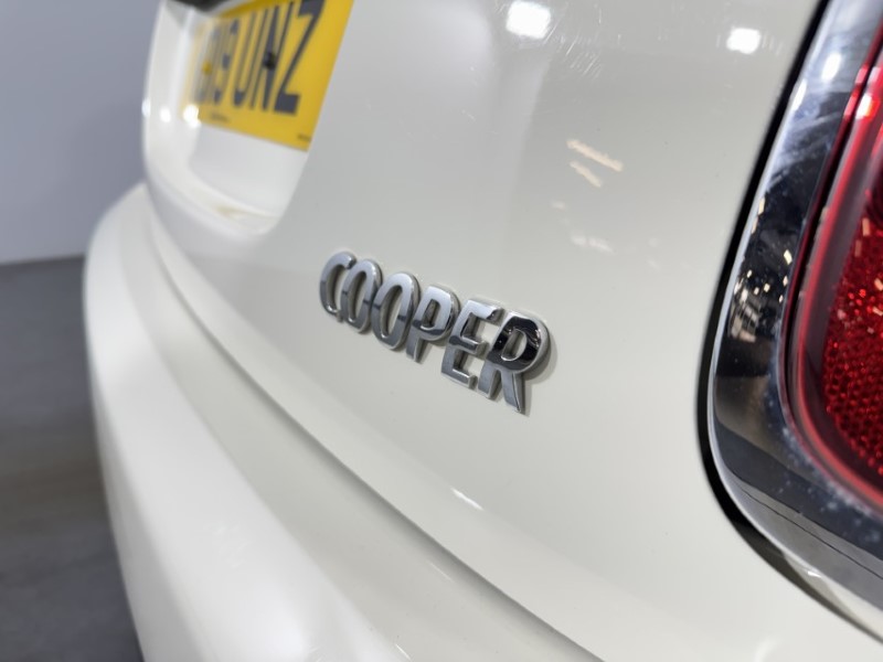 2019 (19) MINI HATCHBACK 1.5 Cooper Classic II 5dr 4962762