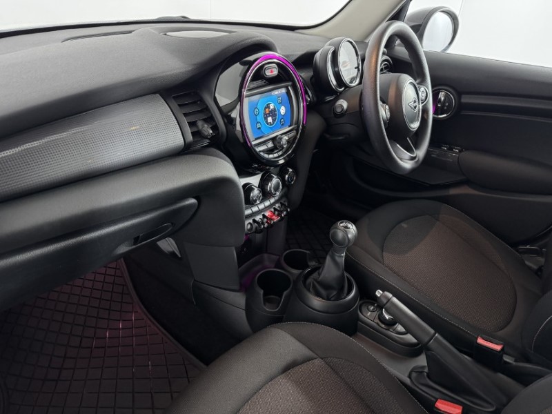 2019 (19) MINI HATCHBACK 1.5 Cooper Classic II 5dr 4962758