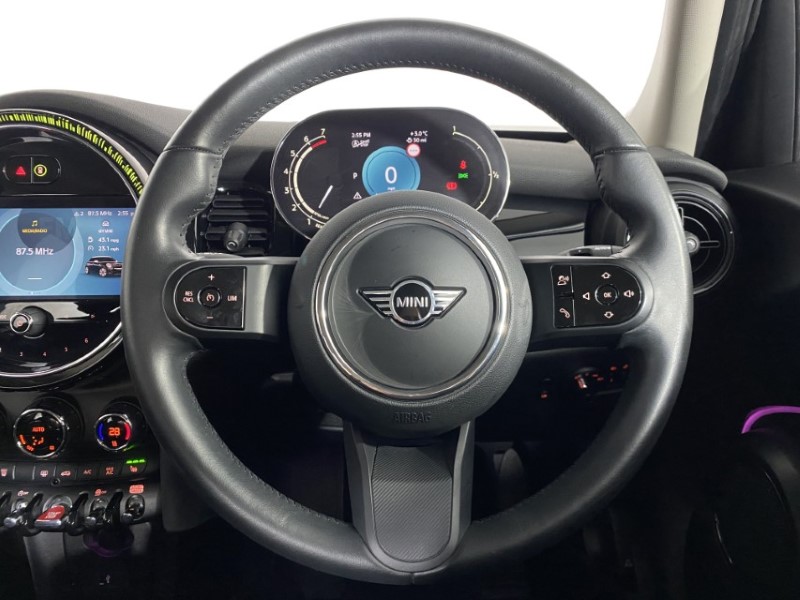 2023 (73) MINI HATCHBACK 1.5 Cooper Classic Premium 5dr Auto 4937652