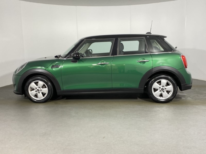 2023 (73) MINI HATCHBACK 1.5 Cooper Classic Premium 5dr Auto 4937690