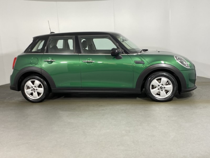 2023 (73) MINI HATCHBACK 1.5 Cooper Classic Premium 5dr Auto 4937683