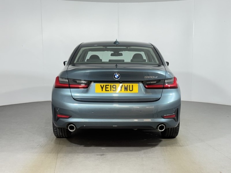 2019 (19) BMW 3 SERIES 320d Sport 4dr 4909483