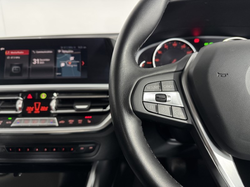 2019 (19) BMW 3 SERIES 320d Sport 4dr 4909454