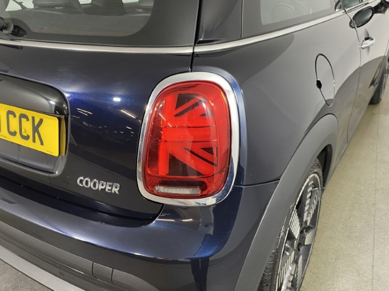 2021 (71) MINI HATCHBACK 1.5 Cooper Exclusive 3dr Auto 4928587