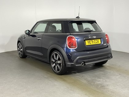 2021 (71) MINI HATCHBACK 1.5 Cooper Exclusive 3dr Auto