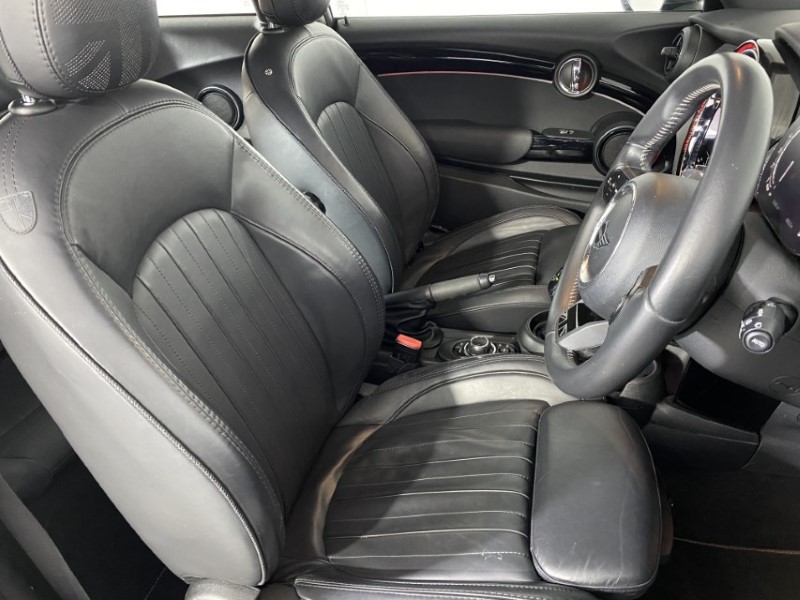 2021 (71) MINI HATCHBACK 1.5 Cooper Exclusive 3dr Auto 4928577