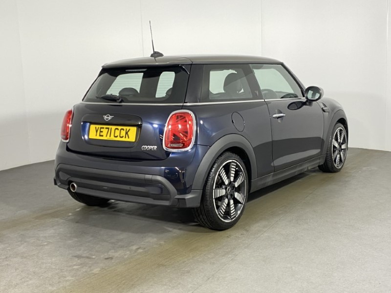 2021 (71) MINI HATCHBACK 1.5 Cooper Exclusive 3dr Auto 4928612