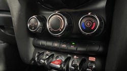 2021 (71) MINI HATCHBACK 1.5 Cooper Exclusive 3dr Auto 4928574