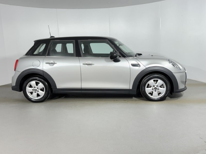 2023 (23) MINI HATCHBACK 1.5 Cooper Classic Premium 5dr Auto 4912884