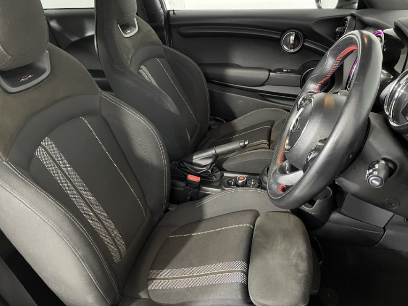 2020 (70) MINI HATCHBACK 1.5 Cooper Sport 3dr Auto 4918085